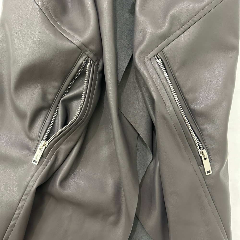 T. Tahari Faux Suede Leather Waterfall Open Front Vest Grey size Small - Picture 15 of 16